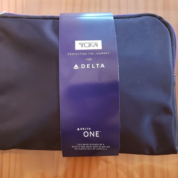 DELTA AIRLINES Other Delta Airlines Tumi First Class Delta One